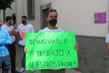 Protesta de los extrabajadores del Paco Artiles esta mañana en El Calero/TA/Antonio Alí y Acfi Press.